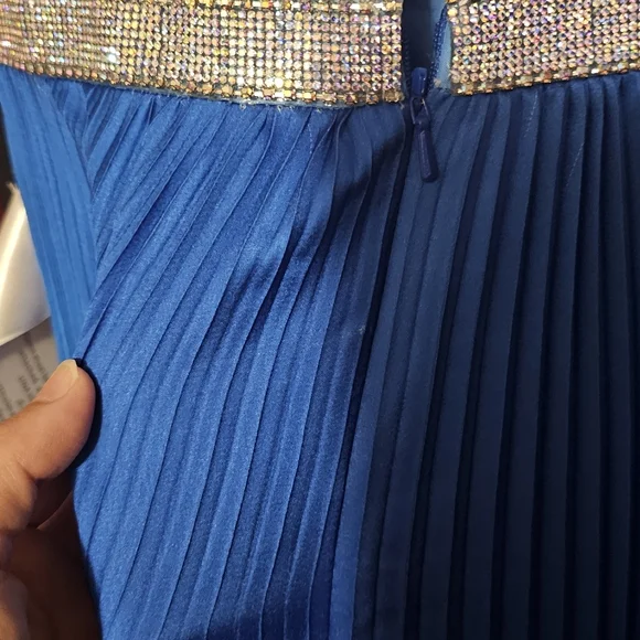 Mac Duggal Blue Cream Halter Maxi Dress - Picture 4 of 7